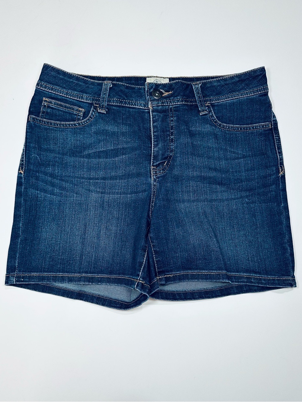 St. John’s Bay Denim Shorts Women’s 8 Dark Wash Blue Stretch Casual Summer Jean - Picture 2 of 10